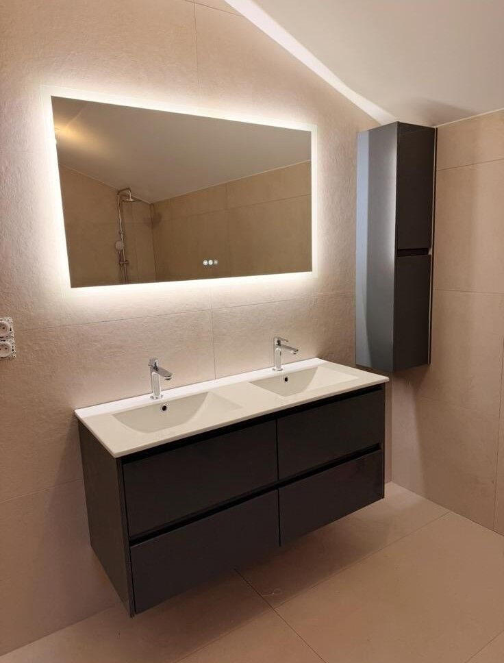 Meuble double vasque et miroir rétroéclairé